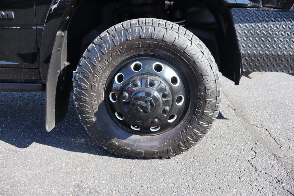 Used 2024 RAM 3500 Limited w/ Night Edition AWD/4WD image 45