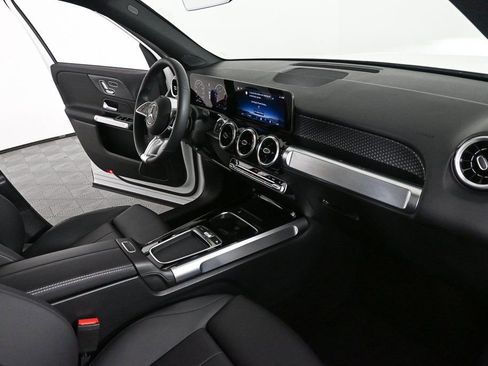 Used 2025 Mercedes-Benz GLB 250 image 24
