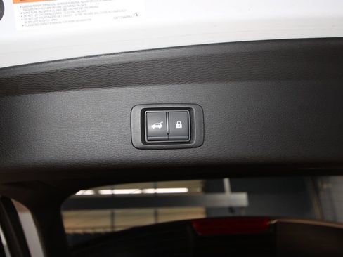 Used 2025 Mitsubishi Outlander SE AWD/4WD image 39