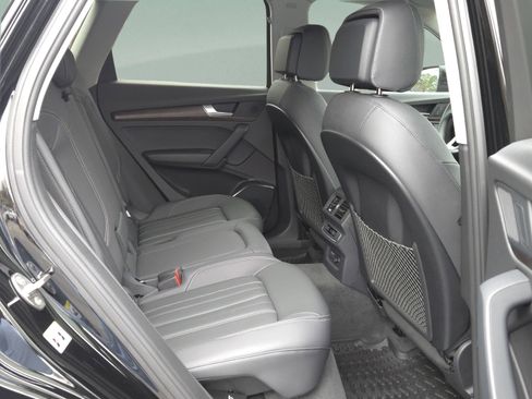 Used 2023 Audi Q5 2.0T Premium w/ Convenience Package image 18