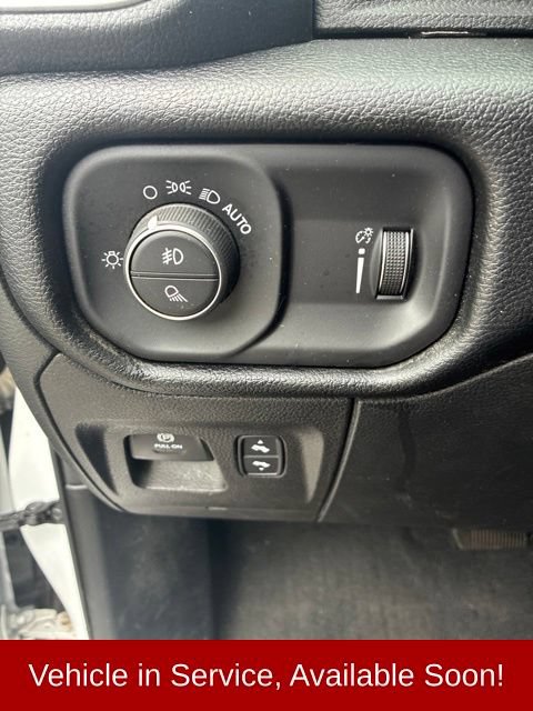 Used 2022 RAM 1500 Big Horn AWD/4WD image 14