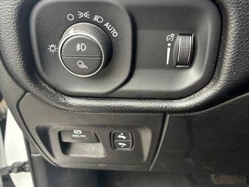 Used 2022 RAM 1500 Big Horn AWD/4WD image 14