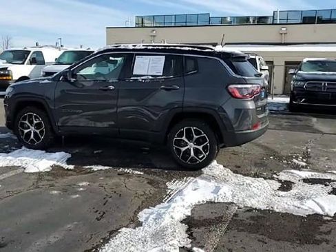 Used 2024 Jeep Compass Limited image 6