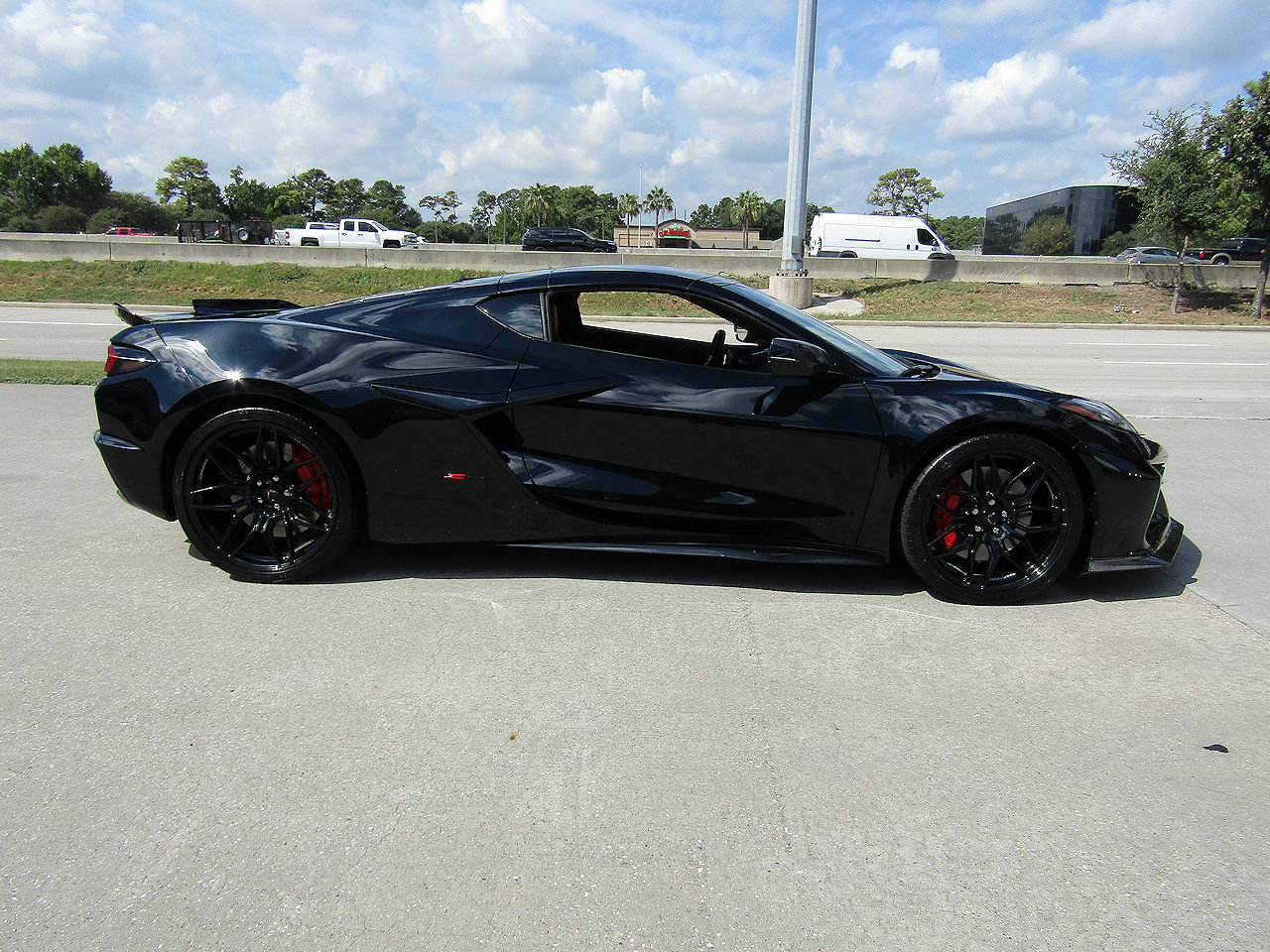 Used 2024 Chevrolet Corvette Z06 RWD image 4