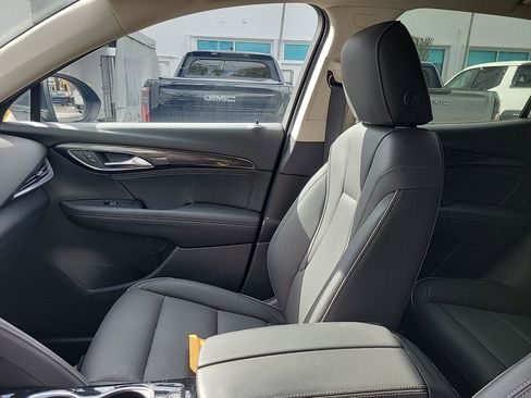 Used 2023 Buick Envision Essence image 25