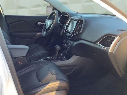 Certified 2022 Jeep Cherokee Limited w/ Elite Package image 17