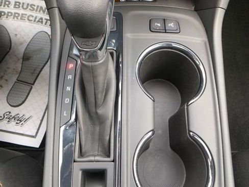 Used 2024 Chevrolet Equinox Premier image 21