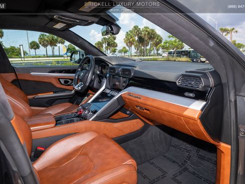 Used 2019 Lamborghini Urus AWD/4WD image 23