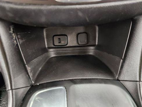 Used 2018 Chevrolet Equinox LT image 18