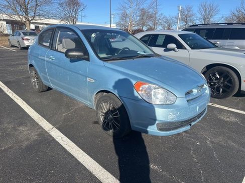 Used 2011 Hyundai Accent GS image 3