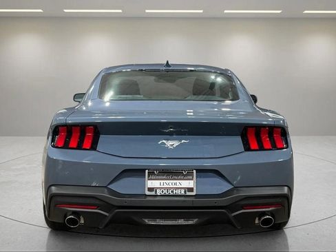 Used 2025 Ford Mustang Premium image 4