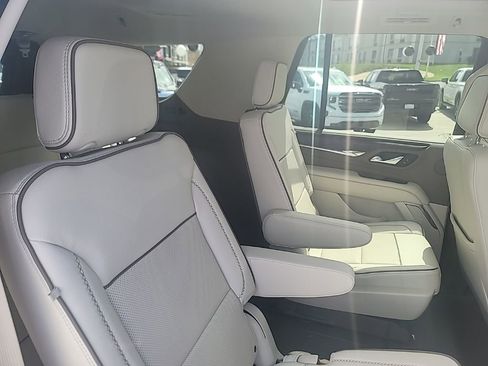 Used 2022 GMC Yukon Denali RWD image 14