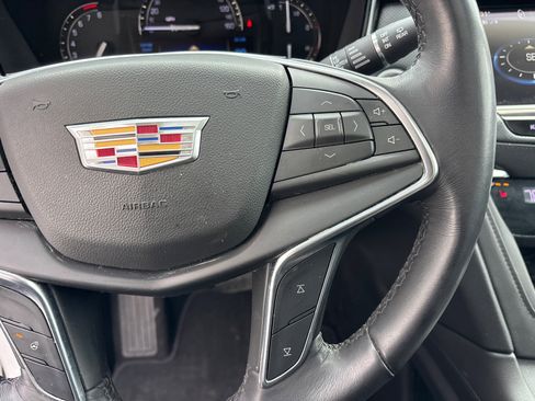 Used 2018 Cadillac XT5 Luxury w/ LPO, Black Ice Package image 18