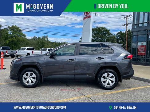 Used 2023 Toyota RAV4 LE AWD/4WD image 2