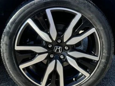 Used 2019 Honda Pilot Touring image 15