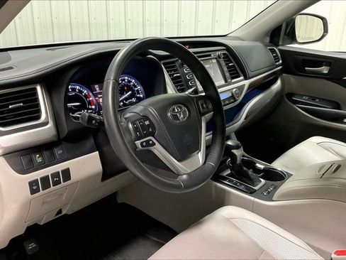 Used 2015 Toyota Highlander Limited image 14