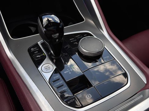 Used 2022 BMW X6 xDrive40i w/ M Sport Package image 19