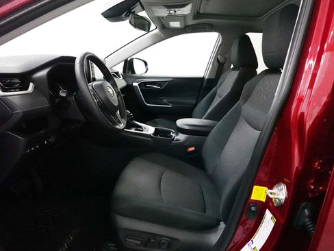 Used 2019 Toyota RAV4 XLE AWD/4WD image 12