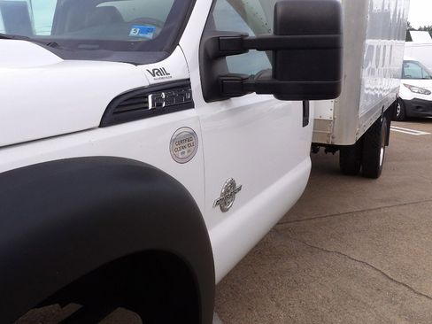 Used 2014 Ford F550 2WD Regular Cab Super Duty image 12