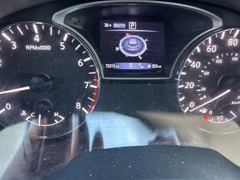 Used 2018 Nissan Pathfinder SL image 2