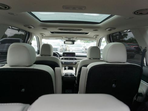 Used 2022 Kia Telluride SX w/ Towing Package AWD/4WD image 9