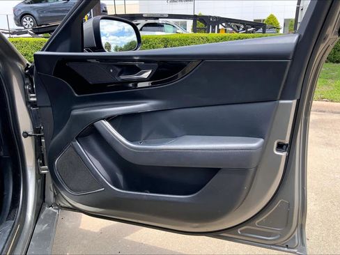 Used 2020 Jaguar XE S RWD image 22