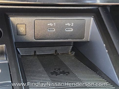 Used 2025 Nissan Kicks SR image 26