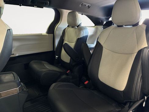 New 2026 Toyota Sienna Platinum AWD/4WD image 19