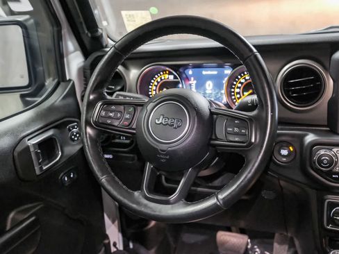 Used 2021 Jeep Gladiator Sport AWD/4WD image 16