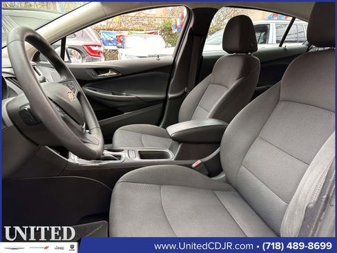 Used 2017 Chevrolet Cruze LT w/ Convenience Package image 12