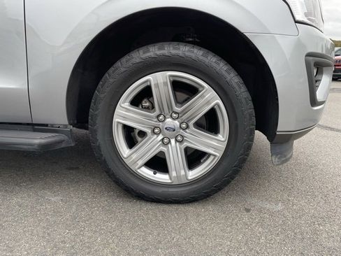 Used 2021 Ford Expedition XLT image 35