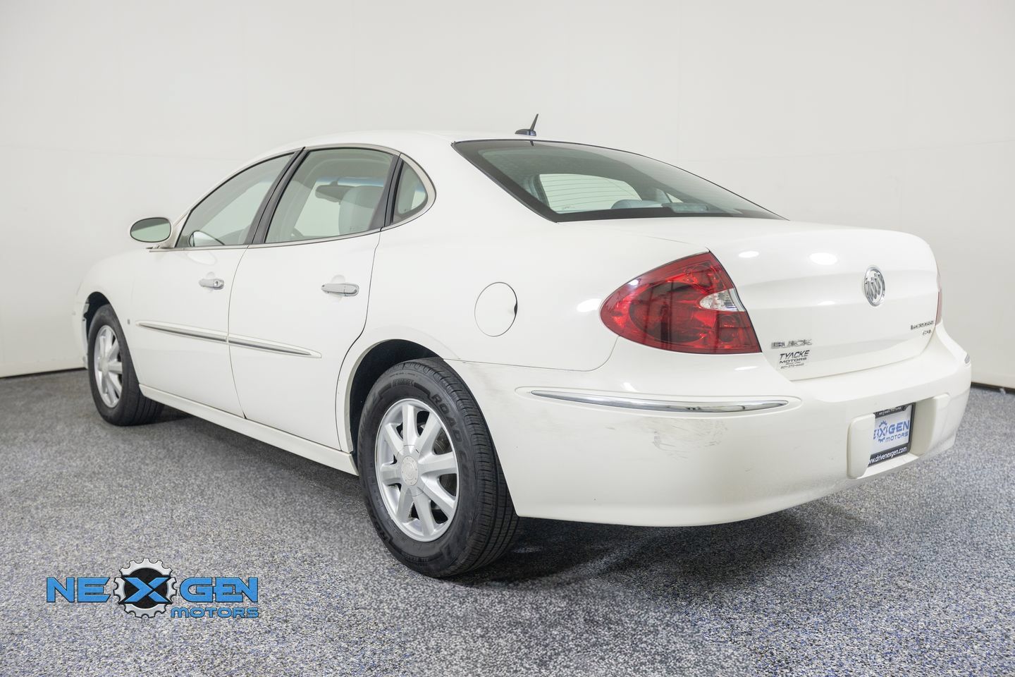 Used 2006 Buick LaCrosse CXL w/ Chrome Appearance Package FWD image 6