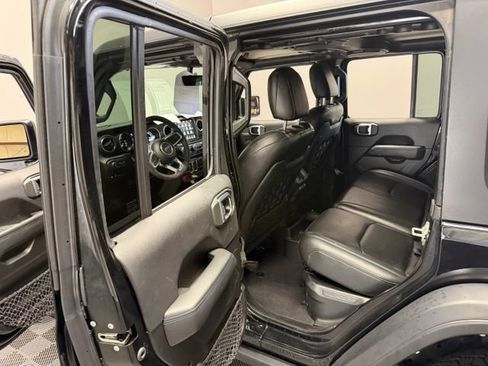 Used 2022 Jeep Wrangler Unlimited Rubicon 4xe w/ Cold Weather Group AWD/4WD image 18