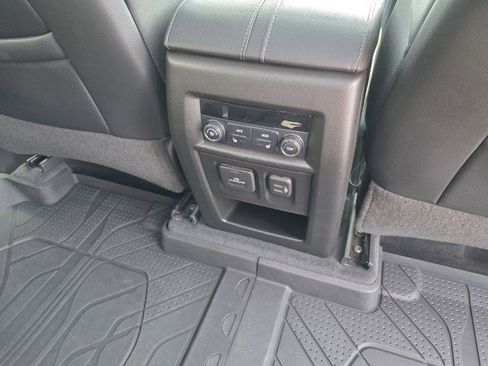 Used 2021 Chevrolet Traverse High Country FWD image 11