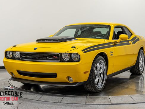 Used 2010 Dodge Challenger R/T RWD image 26