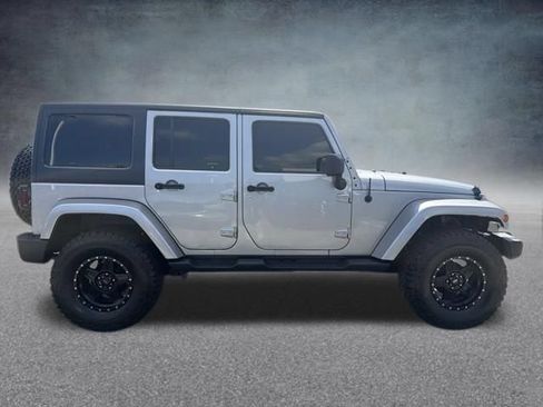 Used 2013 Jeep Wrangler Unlimited Sahara w/ Connectivity Group AWD/4WD image 5