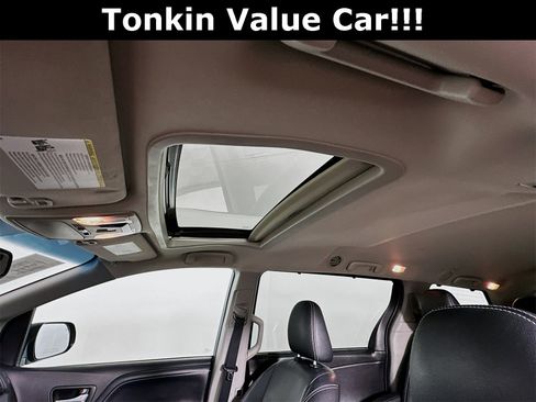 Used 2016 Toyota Sienna L image 23