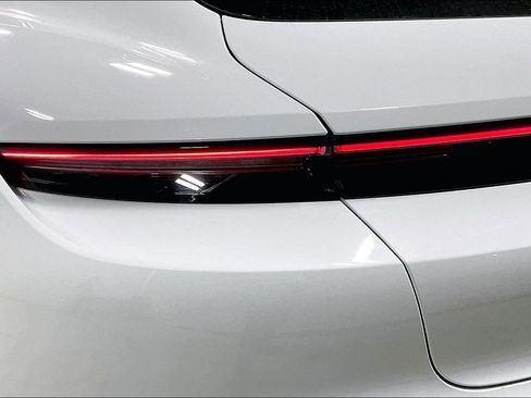 Used 2022 Porsche Taycan 4 Cross Turismo image 36