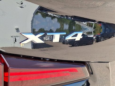 Used 2022 Cadillac XT4 Premium Luxury w/ Safety Alert Package image 30