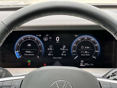 Certified 2025 Volkswagen Tiguan SE AWD/4WD image 25