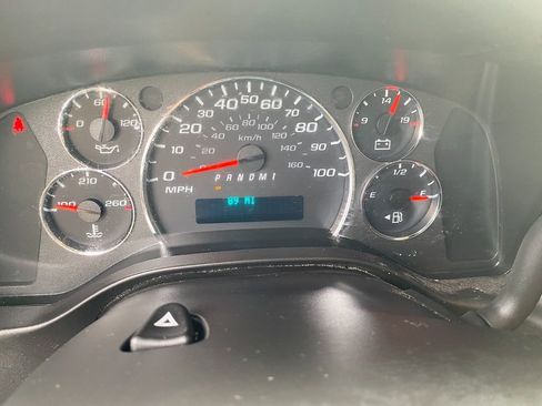 Used 2022 Chevrolet Express 2500 w/ Driver Convenience Package image 15