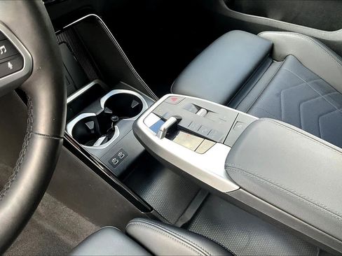 Certified 2025 BMW X2 xDrive28i AWD/4WD image 16