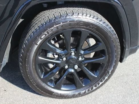 Used 2020 Jeep Grand Cherokee Altitude AWD/4WD image 35