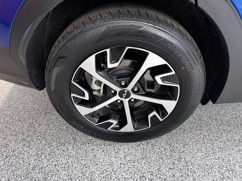 Used 2025 Kia Sportage EX AWD/4WD image 8