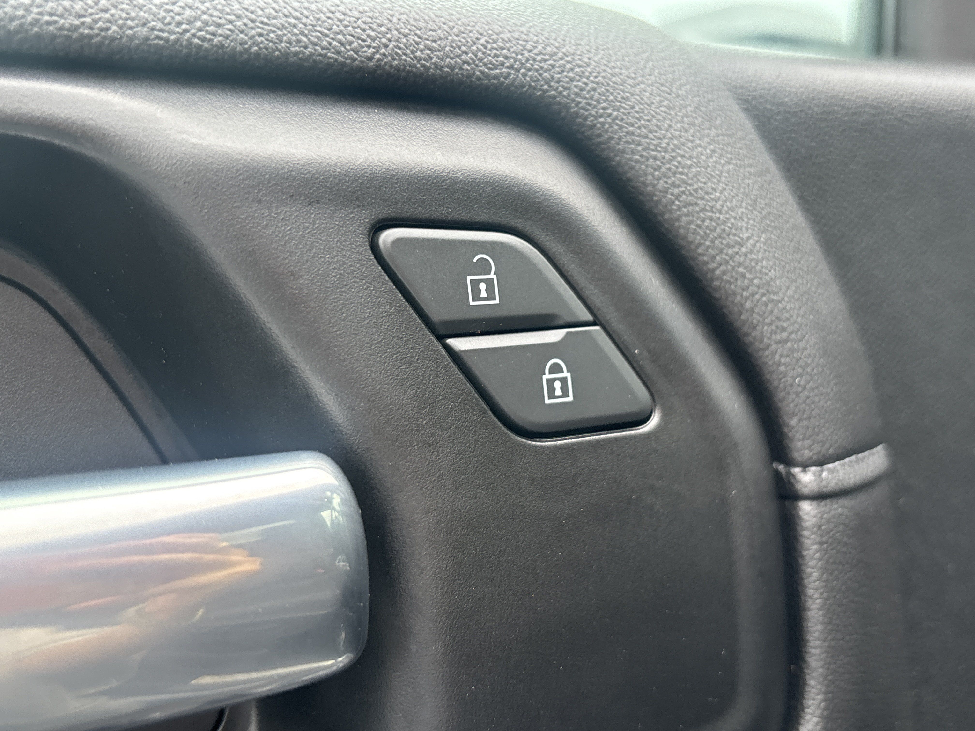 Used 2021 Chevrolet Silverado 1500 LT Trail Boss w/ Convenience Package II AWD/4WD image 34