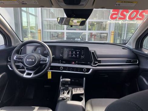 Used 2025 Kia Sportage LX FWD image 38