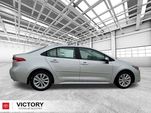 Used 2026 Toyota Corolla LE image 2