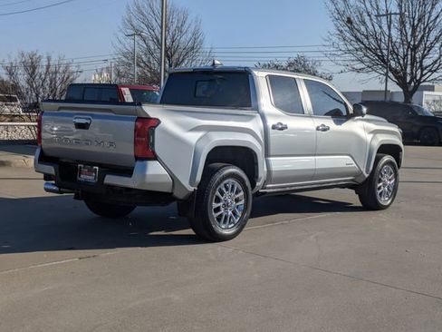 Used 2024 Toyota Tacoma Limited image 6