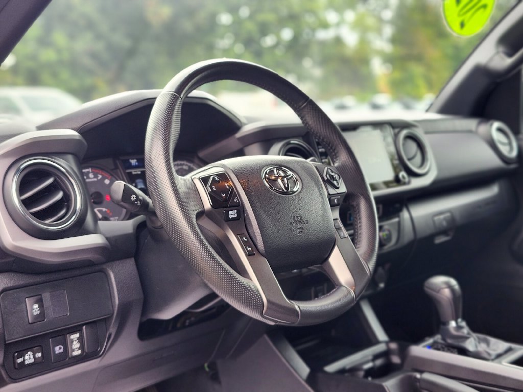 Used 2023 Toyota Tacoma TRD Off-Road AWD/4WD image 18