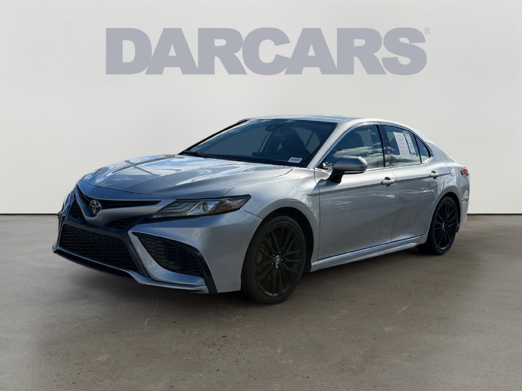 Used 2023 Toyota Camry XSE FWD image 3